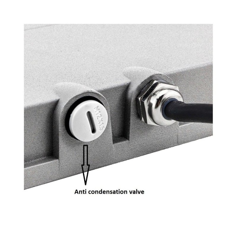 Foco proyector led solar 30W con mando