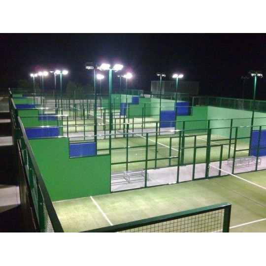 Foco Proyector Led Slim Regulable 200W para zonas deportivas