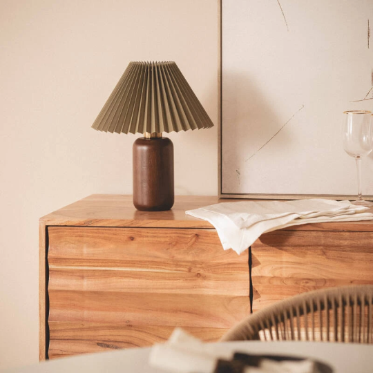 Lámpara de Mesa de Madera Ejemplo